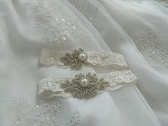 Garter I want. Brides Accessories, Pearl Applique, Lace Wedding Garter, Wedding Glamour, June Bride, Wedding Garter Lace, Classic Romance, Wedding Garter Set, Wedding Garters