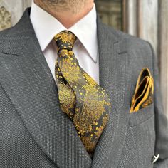 🌸👔 Embrace the essence of spring with our exquisite handmade tie and pocket square set, meticulously crafted from premium silky satin fabric. Adorned with delicate flower and leaf patterns, this tie exudes elegance and sophistication in every stitch. Available in four enchanting color options, our tie set effortlessly complements both casual and formal attire, making it the perfect accessory for any occasion. Whether it's a countryside wedding, a grand hotel event, or a prestigious business me Elegant Gold Business Suits, Silk Fitted Suit And Tie Accessories For Wedding, Fitted Silk Tie For Wedding, Elegant Black Tie Suit With Pocket Square, Elegant Black Tie Suits With Pocket Square, Elegant Black Tie Pocket Square, Elegant Satin Suit And Tie Accessories For Wedding, Elegant Satin Suit Accessories For Wedding, Luxury Fitted Ties For Wedding