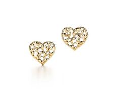 This is a pair of beautiful, simple, minimalist solid gold heart earrings. You have the option of selecting the material and colour you wish. The earrings can also be engraved.  Product Details: - Handmade/Handcrafted Fine Jewelry - Thickness: 1mm - Width x Height: 10mm x 10mm - High Polished - Gold Color: White Gold, Yellow Gold, Rose Gold - Material: 10K Solid Gold, 14K Solid Gold, 18K Solid Gold **Please note that all our pieces are handcrafted and therefore take 1-2 weeks to prepare and disp Paloma Picasso Jewelry, The Bling Ring, Tiffany Earrings, Gold Heart Earring, Paloma Picasso, International Jewelry, Tiffany Jewelry, Olive Leaf, Heart Earrings Studs