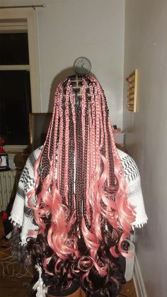 Neopolitan Braids With Curls, Box Braids Hair Color Ideas, Black Girls Hairstyles Braids With Color, Cute Braids For School, Pink French Curl Braids, Pink And Blonde Braids, Pink Twists