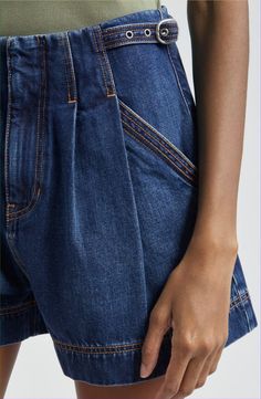 High Waisted Pleated Shorts Pattern, Jeans Details, Elegant Outfit Classy, Petite Clothing, Blue Lines, Denim Projects, Fashion Shorts, Denim Pocket, Street Style Chic