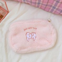 Brand Name: bentoyMain Material: FlannelOrigin: CN(Origin)CN: ZhejiangStyle: CasualMaterial Composition: plushPattern Type: CartoonClosure Type: zipperModel Number: D33Item Type: Cosmetic CasesShape: PillowItem Weight: 0.9gGender: Women,Girls,Female,LadiesUse: Sanitary Napkins Package PouchStyle: Fashion ,Protable, Fresh ,lovelyApprox Size: 24.5*18cm Makeup Storage Organizer, Sanitary Napkins, School Pencil Case, Makeup Storage Organization, Sanitary Napkin, Plush Bags, Bear Dog, Pouch Organizer, Paper Gift Bags