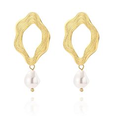 Embrace the Unconventional: The Whisper of the Sea Earrings Unleash your inner trendsetter with the captivating Whisper of the Sea Earrings. These dazzling pieces feature a unique combination of 18k gold-plated, irregular stainless steel and baroque pearls, whispering tales of the ocean's untamed beauty. A Symphony of Textures: The Whisper of the Sea Earrings are a celebration of unconventional elegance. The polished 18k gold plating adds a touch of luxury, while the irregular stainless steel ad Gold Plated Metal Pearl Earrings, Modern Gold Metal Pearl Earrings, Trendy Gold Metal Pearl Earrings, Yellow Gold Metal Drop Pearl Earrings, Yellow Gold Drop Pearl Earrings, Sea Earrings, Initial Necklace Gold, Classic Earrings, Stylish Earring