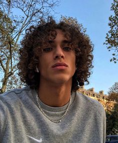 Guide Aesthetic, Inspo Hairstyles, Long Curly Hair Men, Men's Curly Hairstyles, Haircut Curly Hair, Haircut Curly, Mens Haircuts