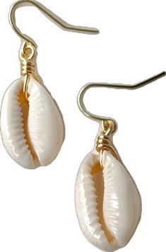 Summer Shell Dangle Jewelry, Beach Jewelry For Pierced Ears, Shell-shaped, Casual Beach Jewelry Shell-shaped, Casual Shell Jewelry For Vacation, Casual Shell-shaped Jewelry For Beach, Casual Shell Jewelry For Beach Season, Casual Shell-shaped Beach Jewelry, Beach Shell Dangle Earrings, Shell-shaped Ear Wire Jewelry For Beach