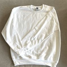 Never Worn Plain White Soft Sweatshirt Size -M White Long Sleeve Cotton Sweatshirt, White Cotton Long Sleeve Sweatshirt, White T-shirt With Ribbed Cuffs For Spring, White Cotton Sweater For Loungewear, Basic White Winter Tops, White Everyday Tops For Winter, White Tops For Everyday Winter Wear, White Cotton Crew Neck Sweater, White Cotton Fall Sweatshirt