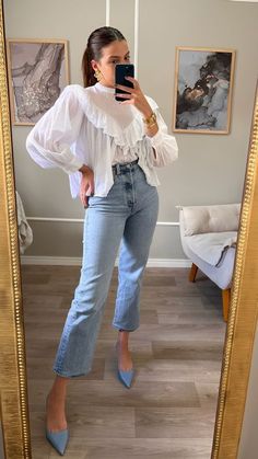 Dusty Blue Outfit Casual, Jean Formal Outfit, Romantic Work Outfit, Elegant Jeans Outfit Classy, Modest Jeans Outfit, Summer Fashion Modest, Casual Spring Outfit, Outfit For Women