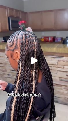 @taymaariee on Instagram: "Lemonade Braids X Knotless 💣💣😍   Large Knotless Deal For $100 Still Going Till Feb 12th (BOOK NOW)   #explorepage #lemonadebraidsxknotless #vegashairstylist #vegasbraider #lasvegashairstylist #th3lavisheffect #didbytayy" Latest Hairstyles For Ladies, Large Knotless, Braids Summer, Lemonade Braids, Mens Summer Hairstyles, Bridesmaid Hair Down, Summer Hairstyles For Medium Hair, Front Hair Styles, Easy Summer Hairstyles