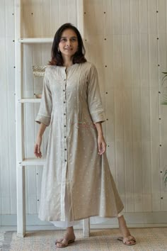 Lilen Kurti Designs Latest Indian, Jute Cotton Kurti Designs, Lenin Kurta Designs Women, A Line Kurta Designs Latest, Khadi Kurta Designs Women, A Line Kurti Designs Latest Cotton, Kurta Neck Designs, Women Kurta Designs, A Line Kurti Designs