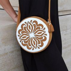 Wooden Purse, Wooden Bag, Italian Leather Bags, Leather Workshop, Leather Art, Round Bag, Leather Bags Handmade, Leather Diy, Handmade Bags