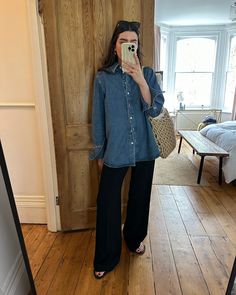 Everything I Wore This Week Denim Shirt Outfit Women, Denim Shirt Outfit, Street Wear Fashion, Outfit Denim, Oversized Denim Shirt, Fall Transition Outfits, Life Lately, New Garden, Transition Outfits