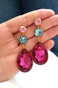 MarAzul Complementos - Pendientes Sigrid fucsia Walmart Jewelry, Cheap Jewelry, Gold Fashion, Jewelry Bags, No Se, New Fashion, Gold Earrings, Bangles, Drop Earrings