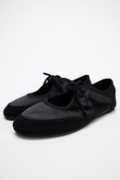 LACED BALLET FLATS Lace Ballet Flats, Lace Up Ballet Flats, Blazers Shoes, Fashion Shoes Flats, Cardigan Sweater Dress, Cardigan Sweater Jacket, Black Ballet Flats, Leather Shirt, Shoes Trainers