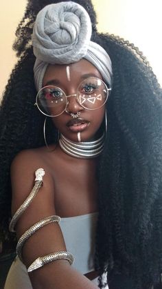 Neck Rings, Afro Punk Fashion, Pelo Afro, Afro Punk, Foto Poses, Wearing Glasses, Hair Reference, African Beauty, 인물 사진