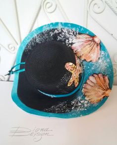 ♥Hand Painted Seashell Hats, Hanpainted Hat, Seashell Sunhat, Hanpainted Summer Hat, Sea Summer Hat, Sea Shells Hat, Floral Summer Hat♥ HAND PAINTED HATS by DiqnaDesign. ------- SIZE & DETAILS ------- Unique handpainted product Professionally hand-painted with lots of love. Measures: > Hat № 1 - Black Sun Hat < Brim Size: 38 cm ≈ 14.9 inches Diameter of the hole (head circumference): 19 cm ≈ 7.4 inches Material: Paper Straw > Hat № 2 - Blue Bowler Hat < Brim Size: 33 cm ≈ 12.9 in Hand Painted Hats, Painted Clothing, Hand Painted Clothing, Painted Hats, Sea Summer, Bowler Hat, Painted Clothes, Summer Hat, Paper Straws