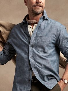 Chambray Shirt Outfit, Chambray Shirt Outfits, Chambray Shirt Men, Shirt Outfit Men, Banana Republic Men, Chambray Shirt, Oxford Shirt, Outfits Casuales, Mens Denim