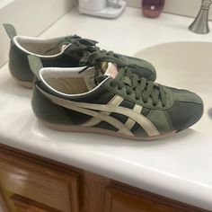 Pre-Loved. Onitsuka Tigers, Tiger Sneakers, Asics Shoes, Vision Boards, Onitsuka Tiger, Green Cream, Womens Shoes Sneakers, Shoes Sneakers, Size 7