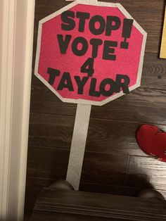 Diy Campaign Posters, Homecoming Campaign Treats Ideas, Hoco King And Queen Campaign Ideas, Cute Sga Posters, Running For Hoco Queen Posters, Posters For School Campaign, Campaign Posters For School, Canva Campaign Poster, Treasure Poster Ideas