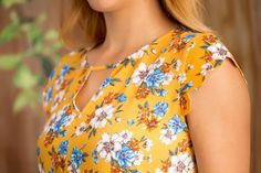 Floral Fashion, Sleeve Designs, Women Clothing, Floral Tops, Boutique, Clothes For Women, Floral, Women's Top, Clothes