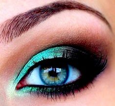 teal smokey eye Makeup Zombie, Halloweenský Makeup, Eye Makeup Looks, Makeup Tutorials, Matte Lip, Pretty Eyes, Gorgeous Makeup