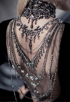 Sukienki Maksi, Detail Couture, Body Chains, בר מצווה, Chanel Couture, Gothic Wedding, Looks Chic, Yohji Yamamoto, Mode Inspiration