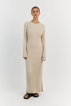 Dress Room, Beautiful Curves, Sleeve Midi Dress, Knit Midi, Cross Stitching, Long Sleeve Midi, Knit Midi Dress, Long Sleeve Midi Dress, 50's Dress