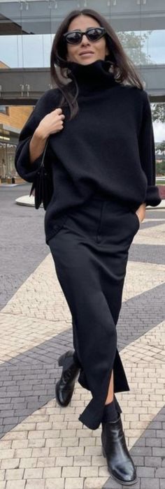 Classic Chic Style, Fashion Me Now, Office Outfits Women, Black Dress Outfits, Over 50 Womens Fashion, Closet Fashion, Minimal Fashion, Black Outfit, Fashion Inspo Outfits