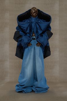 Vetements - Spring 2024 Ready-to-Wear https://www.vogue.com/fashion-shows/spring-2024-ready-to-wear/vetements/slideshow/collection#30 Fashion Design Inspiration, 2024 Menswear, Casual Couture, Conceptual Fashion, Fashion Inspiration Design, Spring Summer 2024, Mode Inspo, Spring 2024, Mode Inspiration