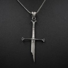 Lotr Rings Of Power, Lord Of The Rings Necklace, Lotr Rings, Blade Necklace, Broken Blade, The One Ring, Metal Art Jewelry, Jewelry Mens, Jewelry Details