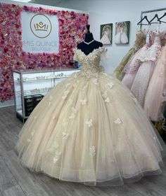 Gold Ball Gown Quinceanera Dress For Party, Gold Ball Gown For Quinceanera Party, White Fitted Quinceanera Party Dress, Quinceanera Dresses Butterfly, Butterfly Quinceanera Dress, Dresses Butterfly, Off Shoulder Corset, Champagne Quinceanera Dresses, Quinceanera Themes Dresses