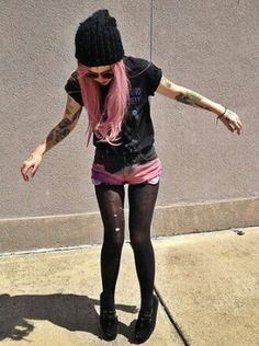 Scene Outfits, Pastel Grunge, New Rock, Soft Grunge, Black Tights, Goth Fashion