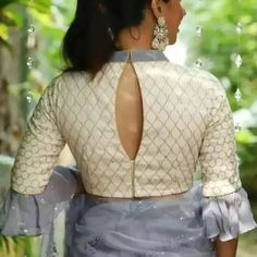 Saree blouse idea Simple Saree Look, Simple Blouse Pattern, Designer Blouses Online, House Of Blouse, Saree Blouse Neck Designs