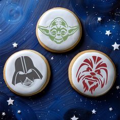 Star Wars Birthday Cookie Stencil Set Star Wars Birthday Cookies, R2d2 Cookies Decorated, Star Wars Cookies Decorated Birthday, Starwars Cookies Easy, Cookies For Birthday, Star Wars Cookie Cake Ideas, Safari Cookies, Diy Sprinkles, Animal Print Cake