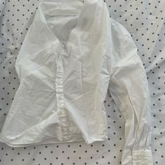 Never Worn, Just Too Small On Me Zara Collared Top, Fitted Solid Shirt For Day Out, Fitted White Zara Shirt, Elegant Cotton Zara Tops, Zara Fitted Classic Tops, Zara Stretch Casual Blouse, Classic Fitted Zara Tops, Zara Cotton Tops For Daywear, Zara Fitted Casual Blouse