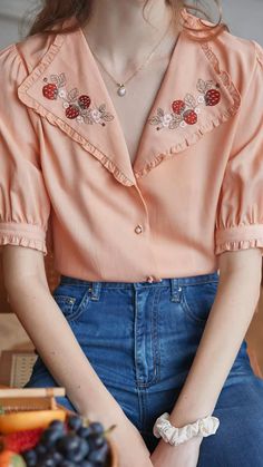 Floral Academia, Strawberry Embroidery, Áo Blu, Blouse Simple, Interesting Fashion, Blouse Casual Fashion, Soft Gamine, Simple Retro, Rose Orange