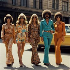 Abba Fashion 70s, 70 Outfits Ideas Party, Hippie Look 70s, 70s Retro Outfits, Groovy 70s Outfit, Disco Style 70s Women, 1970s Aesthetic Fashion, 70 Style Outfits 70s Fashion Women