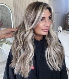 Dark Roots Blonde Hair Balayage, Ashy Hair, Hairstyles Balayage, Pop Colour, Whatsapp Text, Brown Hair Inspo