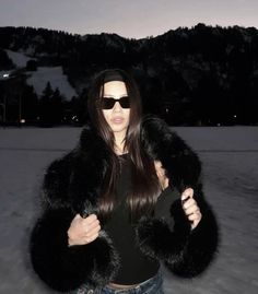 Black Fur Coat, Snow Trip, Ski Outfit, Glam Photoshoot, Winter Inspo, Winter Photoshoot, Swag Girl Style, Winter Photos, Insta Feed