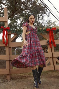 REDWOOD DRESS - PLAID – Autumn Adeigbo Serena Dress, Fall 2023 Ready To Wear, Portrait Dress, 2023 Ready To Wear Collection, Cache Dress, 2023 Ready To Wear, Flannel Dress, Quirky Fashion, Womenswear Fashion