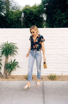 How to Wear Mules Shoes This Summer - 30 Outfit Ideas | Lovika 30 Outfits, Mode Casual, Womens Clothes, Cute Simple Outfits, Joshua Tree, Mode Inspiration, Style Outfits, Looks Vintage, Floral Shirt