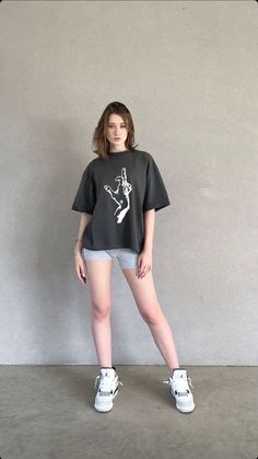 Modeling Tshirt Poses, Photo Posing, Model Pose, Female Pose Reference, Shirt Model, Female Poses, Photoshoot Ideas