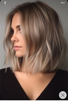 Blonde Hair Bob Long, Sandy Blonde Long Bob, Boss Babe Haircut, Bobs With Texture, Long Messy Bob Hairstyles, Bob With Light Layers, Fine Hair Blonde Bob, Lob Haircut Blonde Balayage, Shoulder Length Bob Blonde