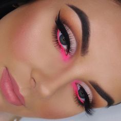 Neon Looks, Machiaj Smokey Eyes, Rosa Make-up, Make Up Designs, Drag Make-up, Alat Makeup, Pink Eye Makeup, Neon Makeup, Makeup Tip