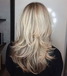 Blonde Piece-Y Haircut For Medium-To-Long Hair Boho Chic Long Hairstyles, Layered Medium Haircuts For Fine Hair, Grown In Blonde, Waterfall Layers Haircut Long Hair, Curve Cut Hairstyle, Side Bangstyle Hair Long Layers, Long Textured Layers, Long Haircuts For Fine Hair, Trendy Layered Hairstyles