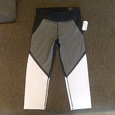 Women's Size Small Black/White/Heather Grey With Black Mesh Accents, 19" Active Crop Leggings. These Are New With Tags, From A Smoke Free Home. White Heather, Crop Leggings, Black Mesh, Cropped Leggings, Aeropostale, Jumpsuits For Women, Heather Grey, Pant Jumpsuit, Pants For Women