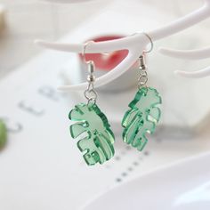 Fresh Acrylic Green Leaf Dangle Earrings For Women New Bohemian Charm Drop Earrings Young Girl Party JewelryModel Number:32880602429 Palm Tree Leaf, New Bohemian, Earring Dangle, Summer Fresh, Perfect Summer Outfit, Spring Jewelry, Branded Belts, Girl Party, Jewelry Women