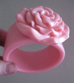 Chunky funky pale pink plastic flower rose plastic bangle retro design