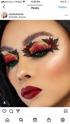 Ugly Christmas Sweater Makeup, Poinsettia Makeup, Christmas Makeup Looks Simple, Christmas Inspired Makeup, Christmas Eye Makeup Ideas, Christmas Eyeliner, Simple Christmas Makeup, Makeup Looks Christmas, Makeup Ideas Christmas