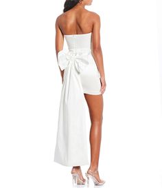 From Allison & Kelly&#x2C; this dress features:StraplessRuched bodyBow back with detachable trainZip back closurePolyester/nylon/spandexMachine wash/dry flatImported. White Hoco Dress, Prom Dress With Train, Cute Formal Dresses, Cute Homecoming Dresses, Detachable Train, Formal Dresses Short, White Short Dress, Bow Back, Grad Dresses