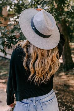 There is no better way to top off your look than with our adorable 'Sweetheart In The City Fedora' featuring lightweight grey material, a 4-inch brim, and a black accent band! Length: 15.5 inches Width: 14.5 inches Height: 5 inches Cranial Circumference: 23 inches Gray Short Brim Fedora For Spring, Gray Brimmed Fedora For Spring, Classic Gray Fedora For Fall, Gray Brimmed Fedora For Fall, Adjustable Gray Wide Brim Hat Bands, Gray Fedora For Fall, Gray Adjustable Flat Brim Fedora, Trendy Gray Hats For Spring, Trendy Gray Spring Hat